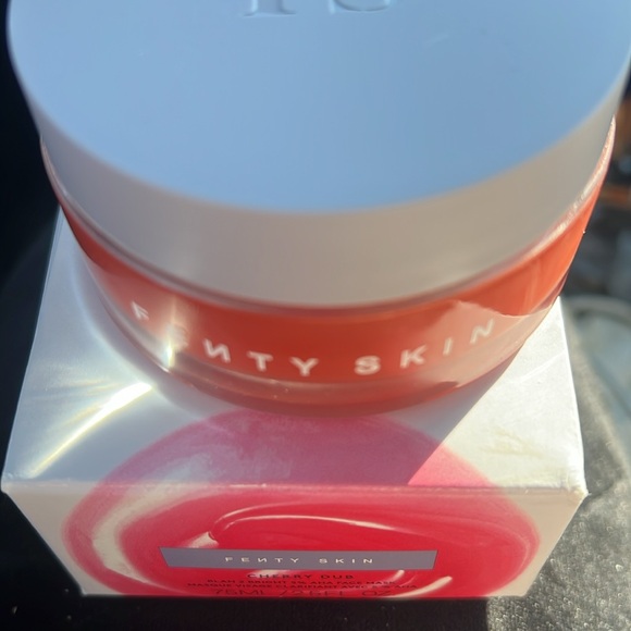 FENTY Skin - Picture 3 of 4